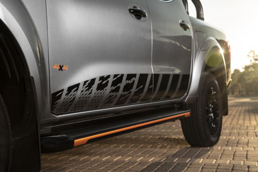 Детали экстерьера Nissan Navara Stealth Double Cab (D23) 2019 года  (ZA) (фото 18 из 32)